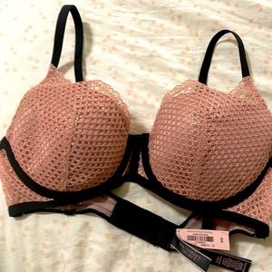 NWT Victoria secrets bra.